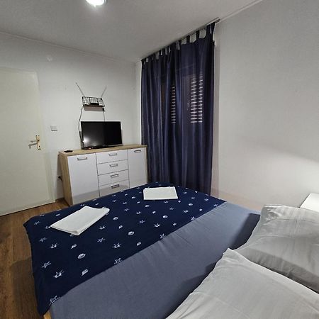 Modern Apartment Nikola In A Quiet Area Kaštel Stari Εξωτερικό φωτογραφία