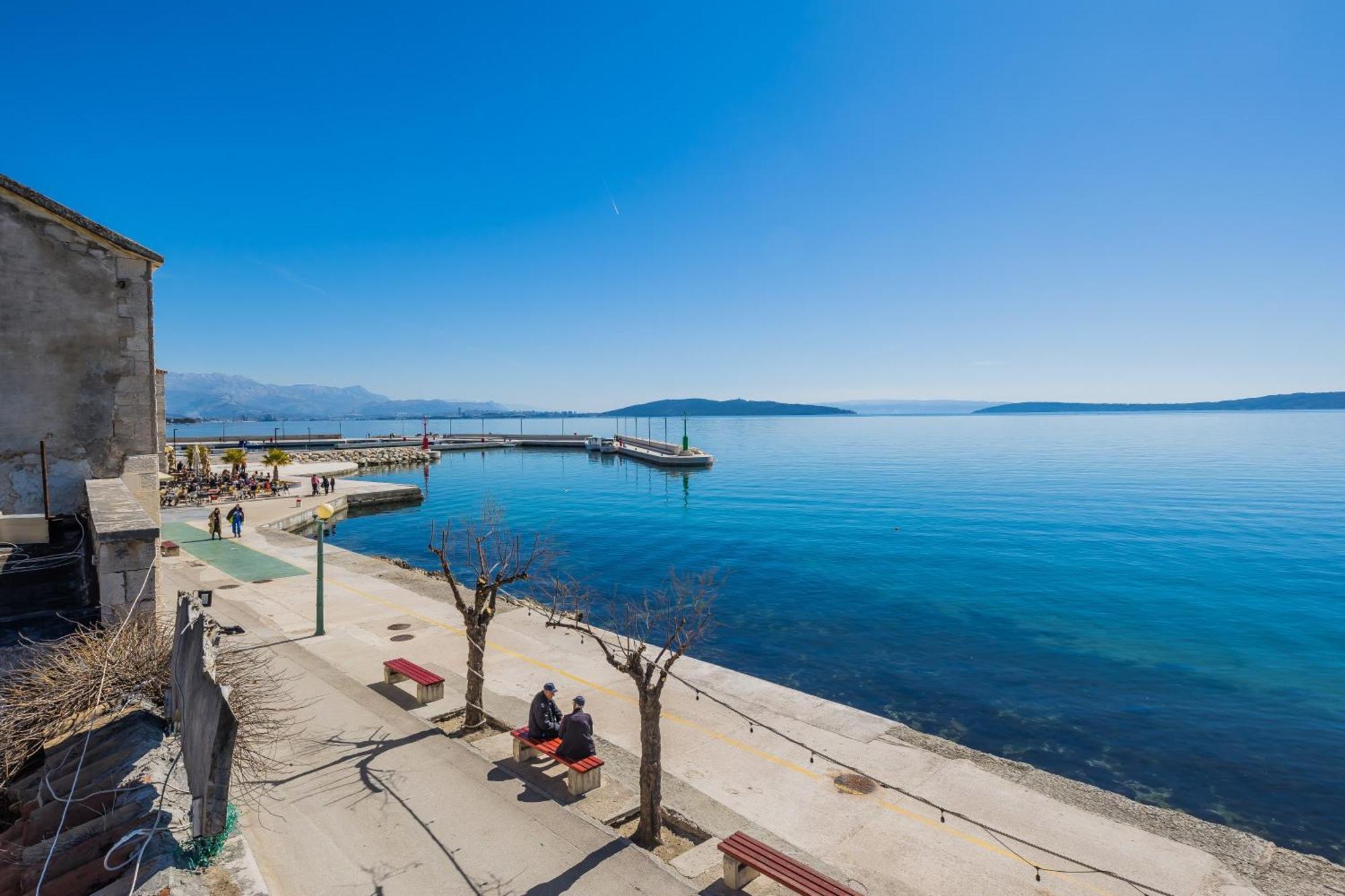 Modern Apartment Nikola In A Quiet Area Kaštel Stari Εξωτερικό φωτογραφία