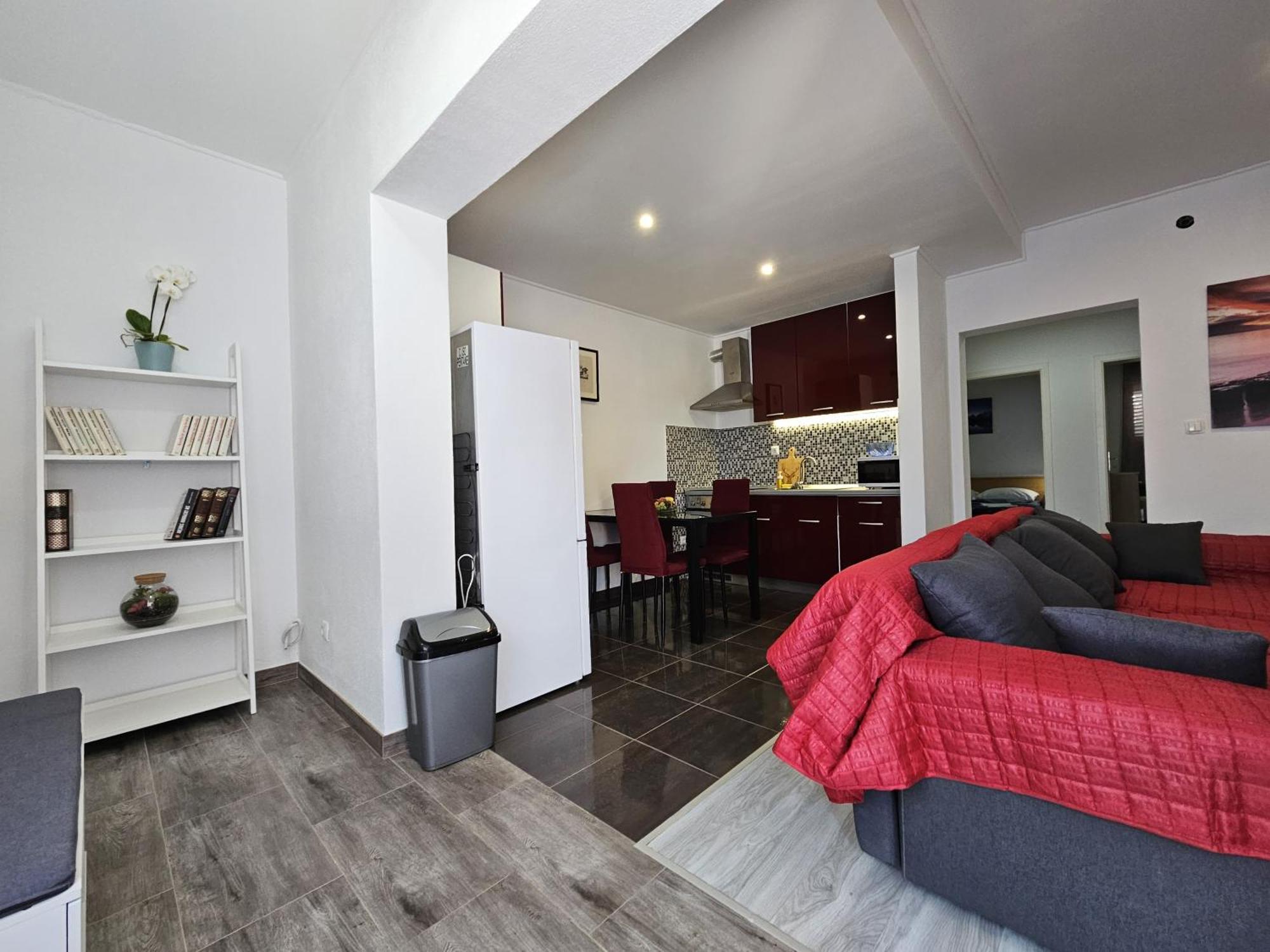 Modern Apartment Nikola In A Quiet Area Kaštel Stari Εξωτερικό φωτογραφία